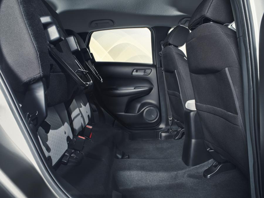 Интерьер Honda Jazz e:HEV 2020 года  (EU) (фото 13 из 44)
